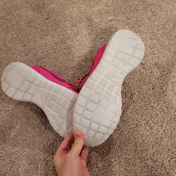 Nike shoes - Picture 5 of 7